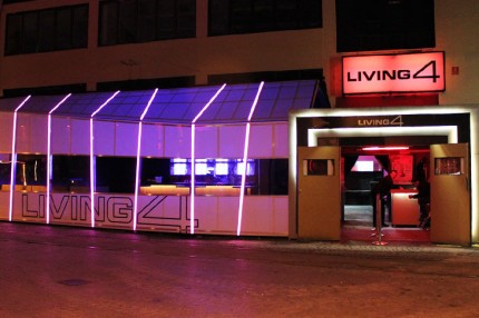 living4-club_02